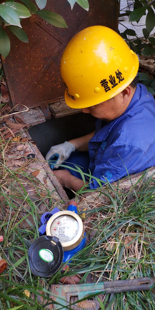 「国庆我在岗」自来水维修“捡漏儿王”王永亮:二七区水表“活地图”