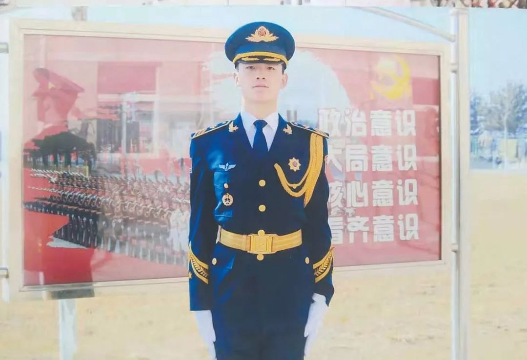 山西长治阅兵场面,阅兵方阵展现的人像