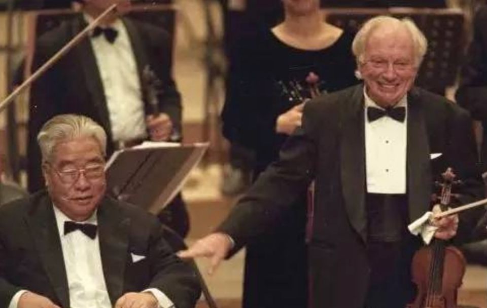 收听收看新中国成立70周年,庆祝新中国成立70周年唱响新时代