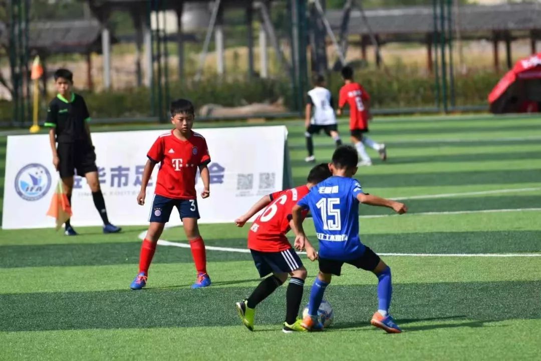 金华这群少年踢疯了！全市第四届青少年俱乐部联赛收官，有你孩子的帅气身影吗？