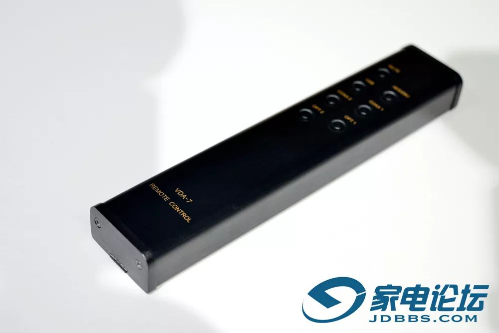 全能的解码“妖精”：声雅DAC25胆石结合解码器