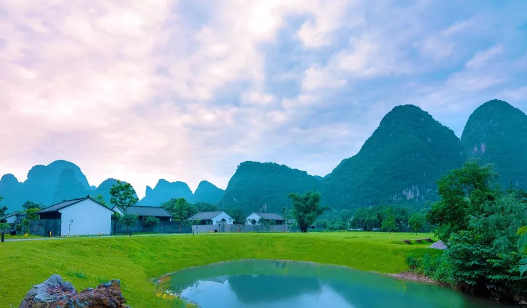 国庆在阳朔度过了不输巴厘岛的假期,全因这家藏在秘境山水里的宝藏酒店