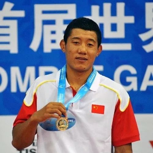 聚焦十四冬年轻选手创佳绩,十四冬赛场年轻选手创佳绩