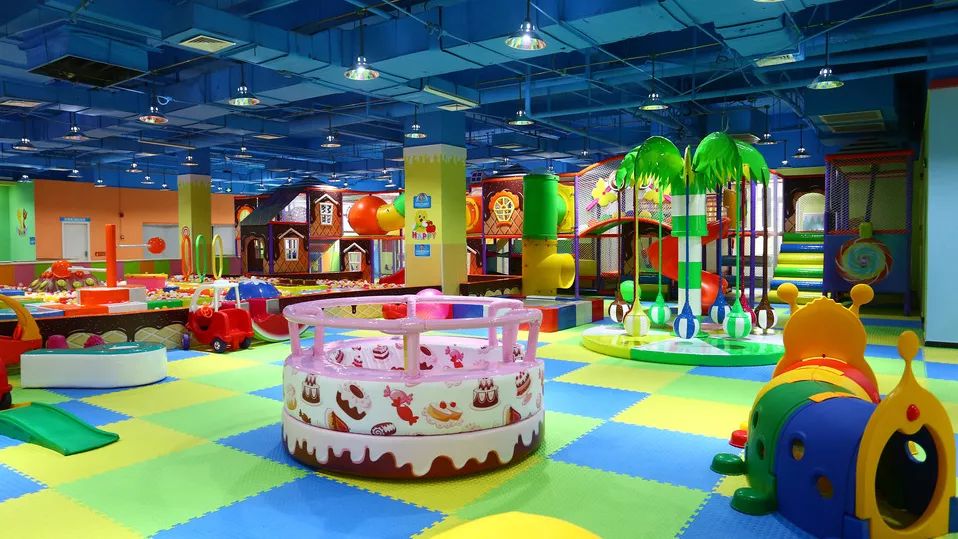 小朋友在游乐场摔伤家长有责任吗,2岁宝宝在游乐场受伤谁的责任