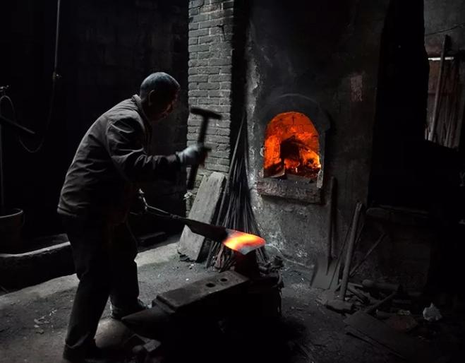 滨海老行当——回响在街头巷尾的“叮当”打铁声