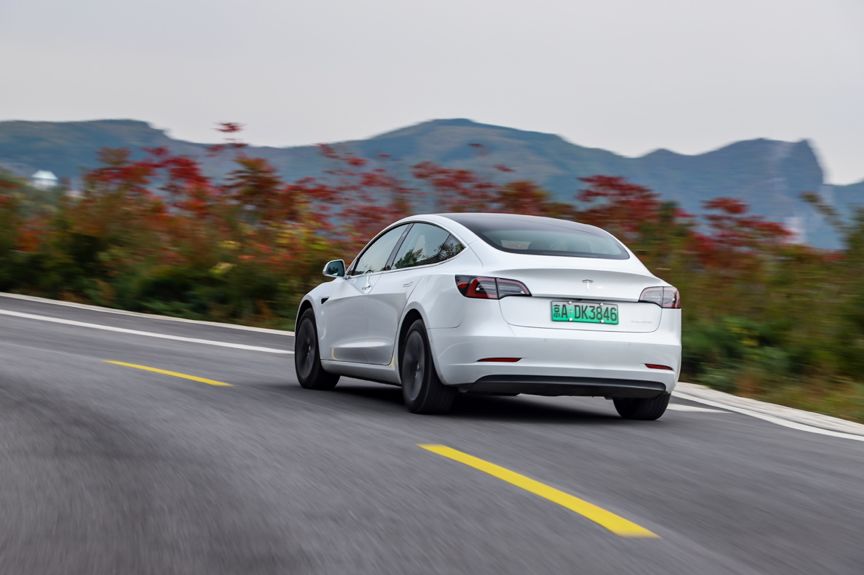 特斯拉软件版本v11.1,特斯拉怎么下载其他游戏app