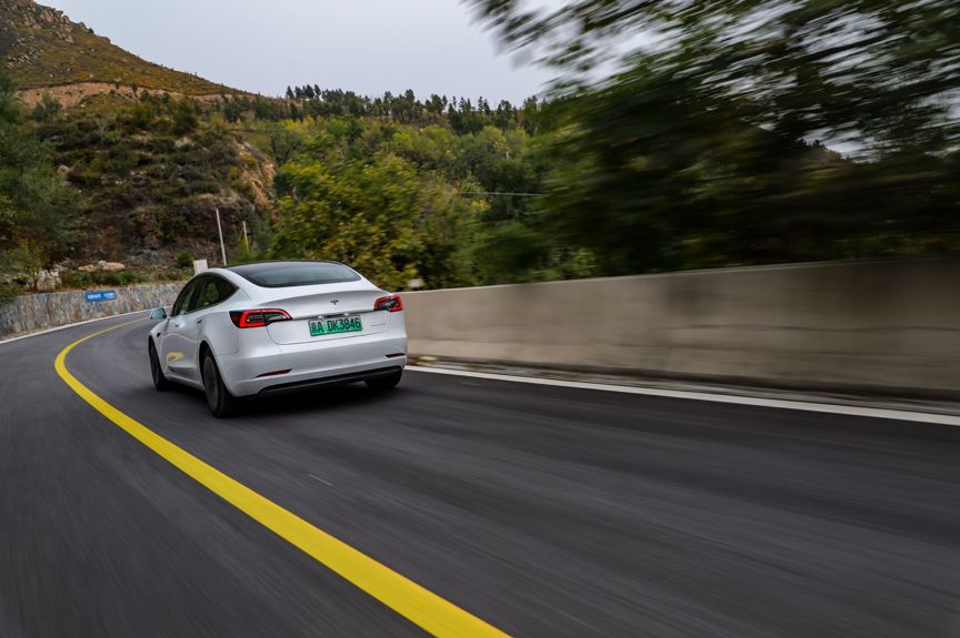 特斯拉秒变游戏厅,哪个软件可以下特斯拉游戏