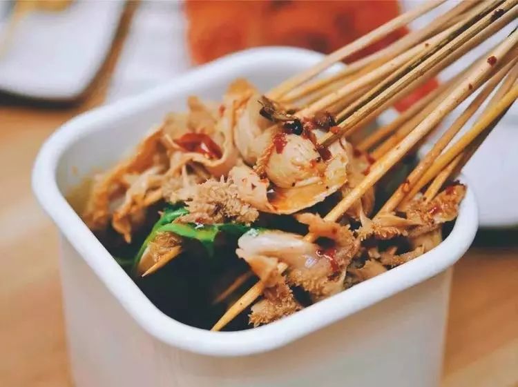 吾悦广场10元烧烤,吾悦烤鱿鱼10块钱9串