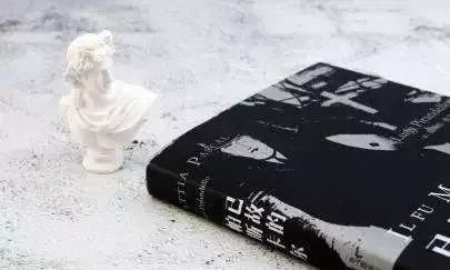 在一颗名为“皮兰德娄”的小行星上，他用想象的真实来对抗生活的荒诞不经|此刻夜读