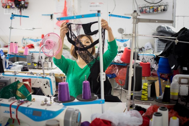 揭秘产品畅销全球的中国“情趣内衣小镇”