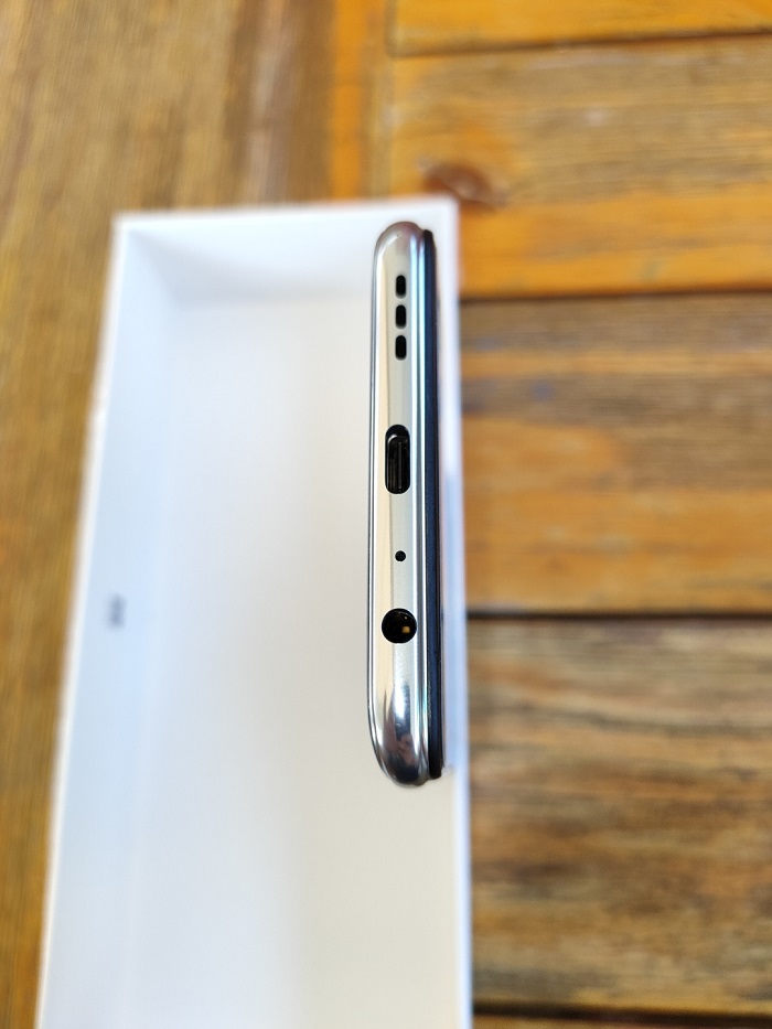 OPPOK5开箱上手:6400万超清四摄+30W闪充赛博金属意外好看