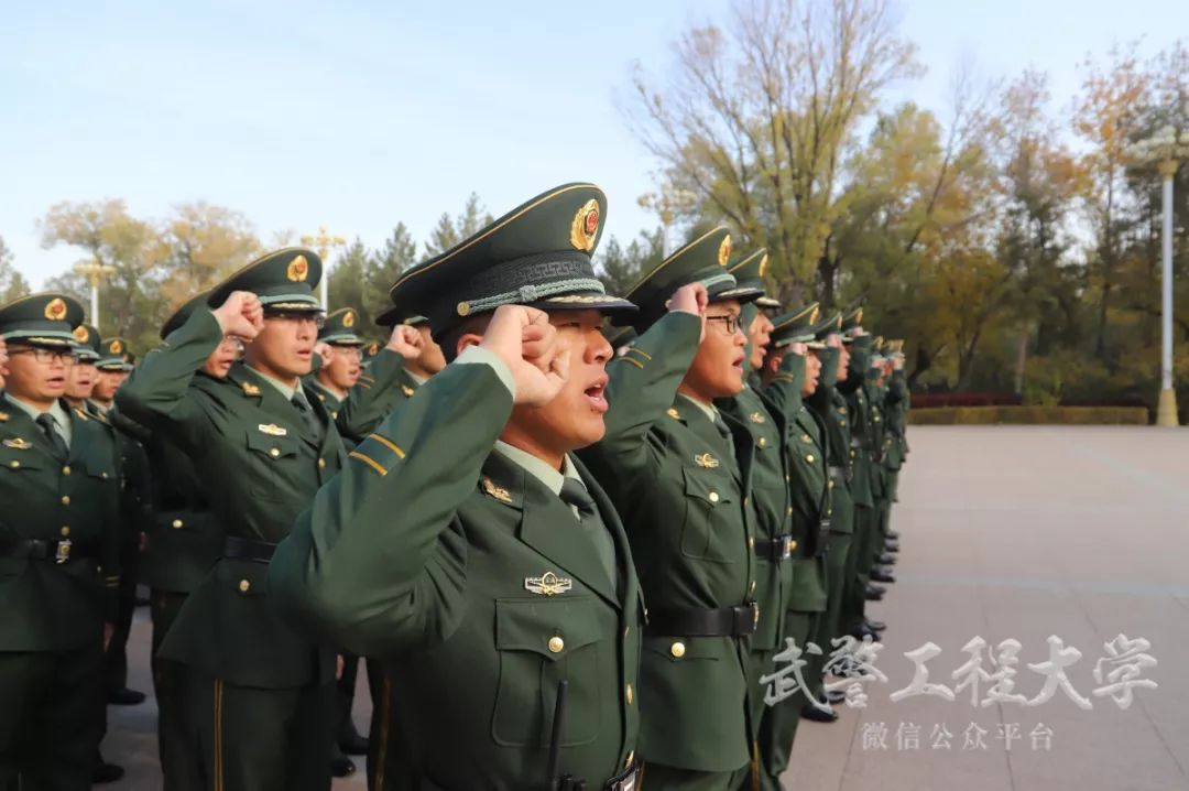 告别热气腾腾的军营,告别青春军旅