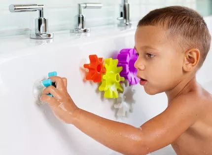 盘点孩子千万不要玩的十种玩具,建议给孩子买的12种玩具