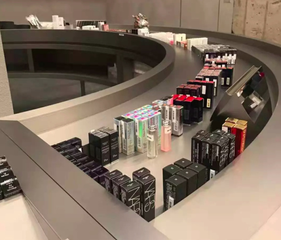 三里屯一家仓储美妆店,焦点分析