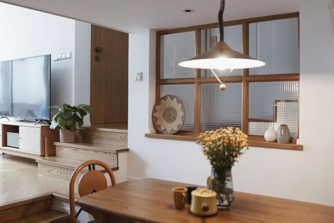 她买下32㎡上海老旧学区房,为女儿打造小桃园,还有20㎡超舒适大庭院