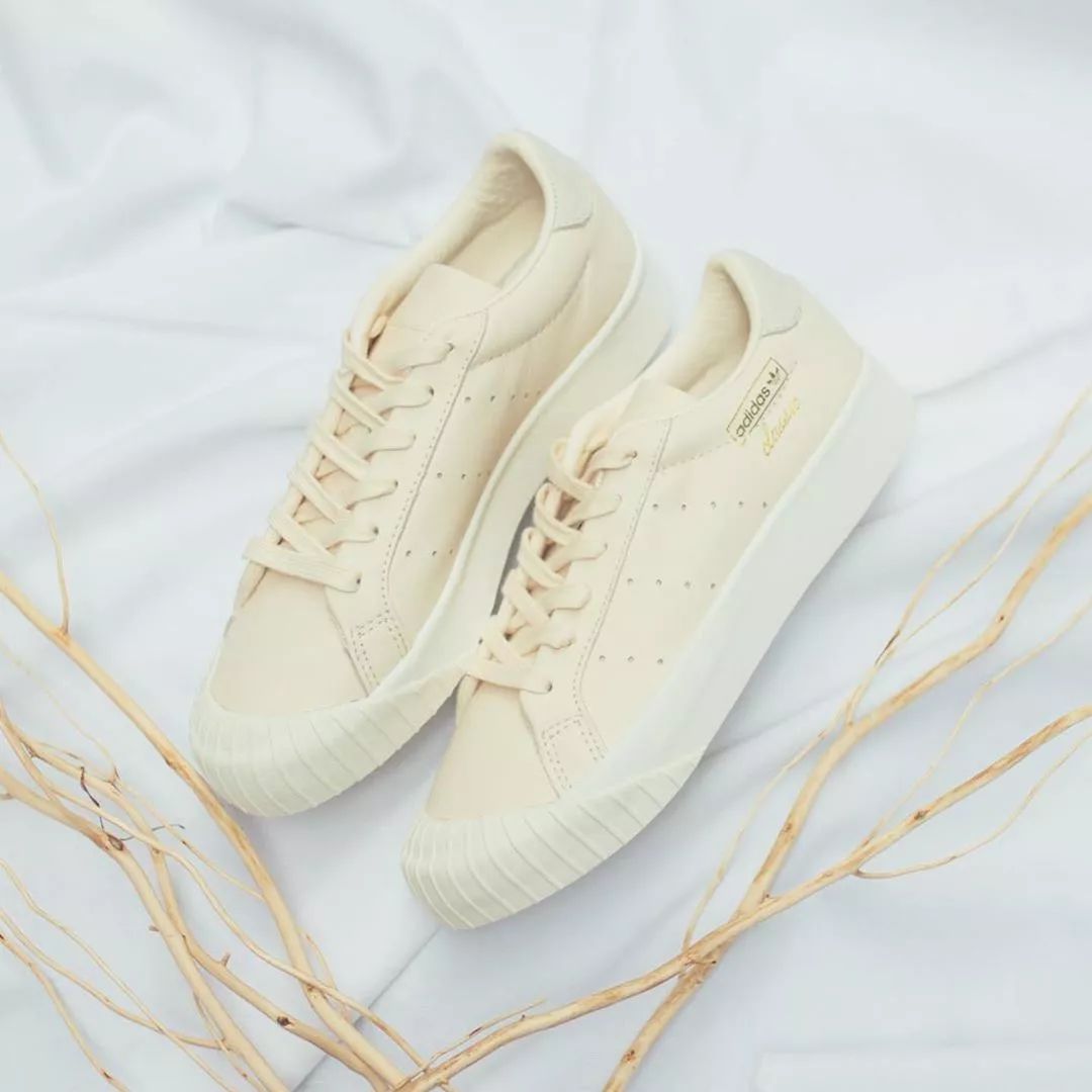 秋冬百搭女士运动鞋,啄木鸟2021秋冬韩版运动鞋