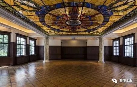 荣宅里的故事,荣姓的故事简短