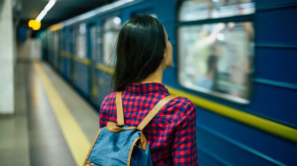 她是个女孩，吃了伟哥10年