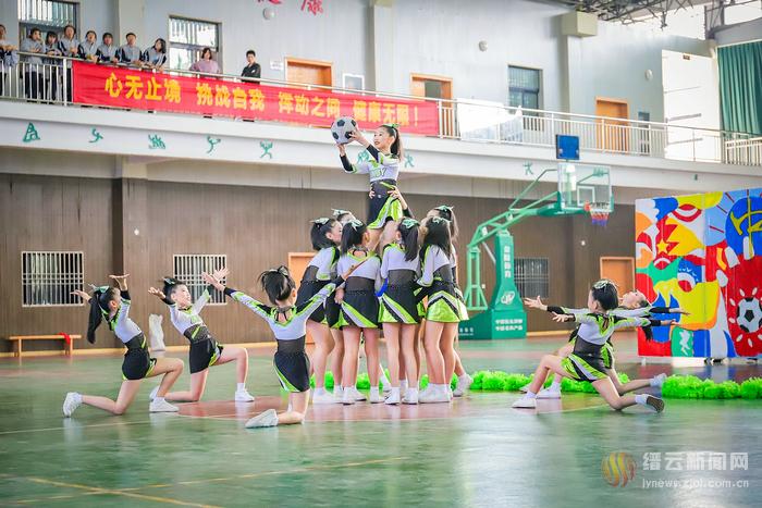 足球梦中国梦舞蹈,足球比赛啦啦操