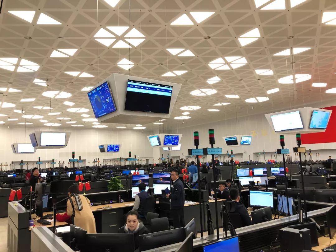 澶у叴鏈哄満鎺㈢,鑸鍩哄湴