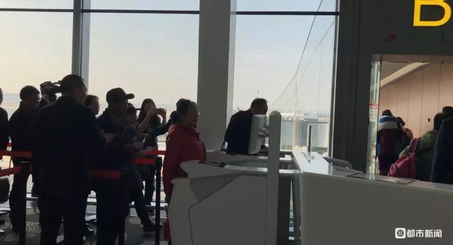 澶у叴鏈哄満鎺㈢,鑸鍩哄湴