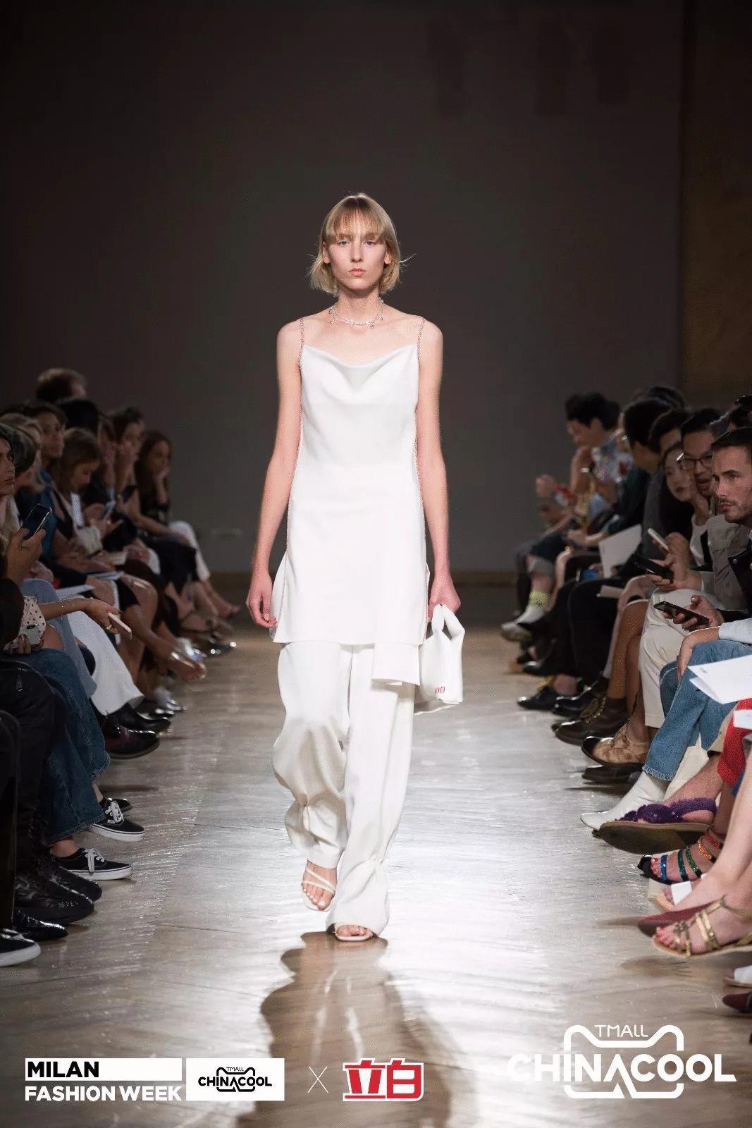 这些品牌推出的跨界潮服,掏空了我的钱包