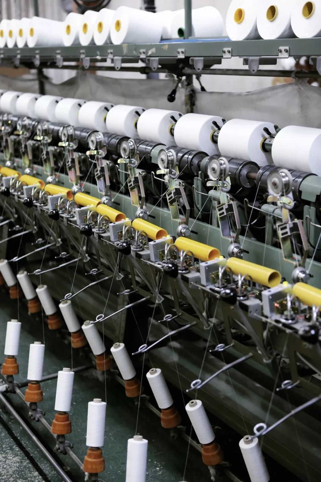 别装了，你的鞋已经出卖了你