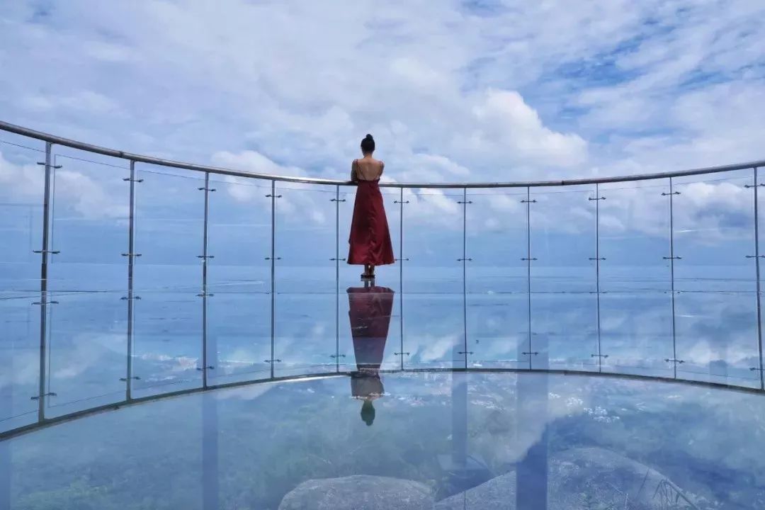 景区玻璃栈道标准,景区玻璃栈道建设规范实施