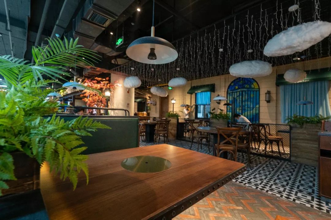 奇点杭州｜近江海鲜城入驻涌金广场店家花100万装修！这次谁赚了？