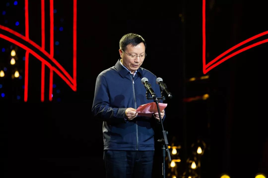 今天，这所学校的生日会惊艳全场