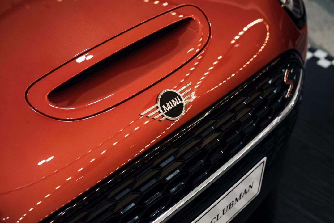 创新复古变装独一无二,时尚单品mini