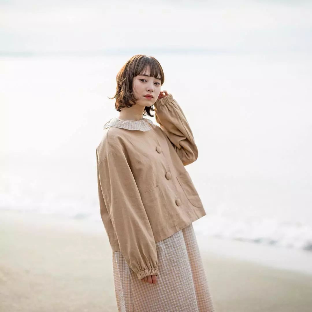 日杂少女改变风格,复古森女文艺优雅穿搭