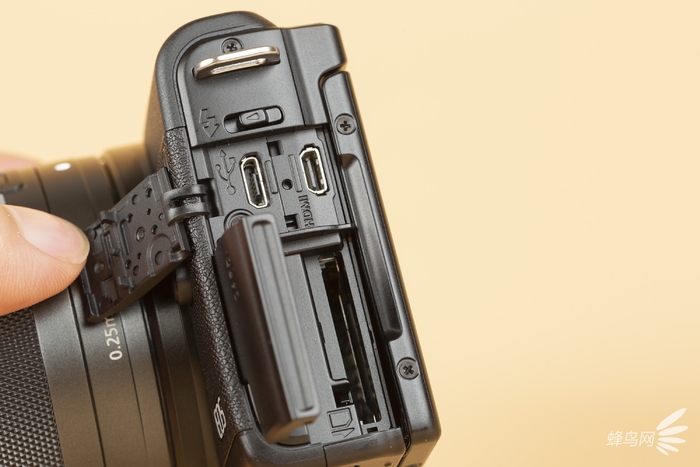 佳能M200入门微单相机eosm200,佳能eosm200值不值得买