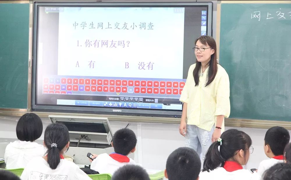 福州杨桥中学：*党**员先锋显风采引领教改见成效