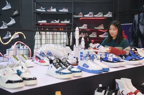 什么炒鞋最近很火,炒什么最赚钱暴富