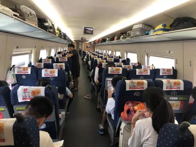 一年卖掉2亿个的手撕包为啥这么好吃？这家工厂揭秘了长线面包的选品秘籍