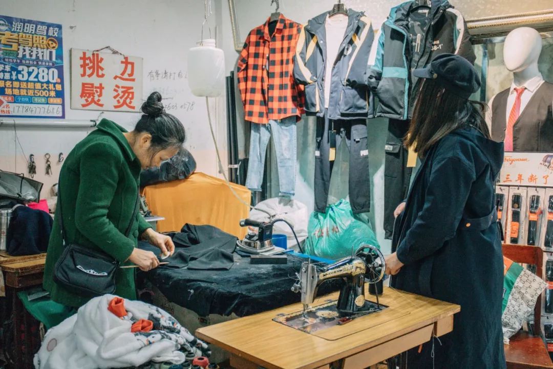 重庆地下商场建议去么,地下商场重庆