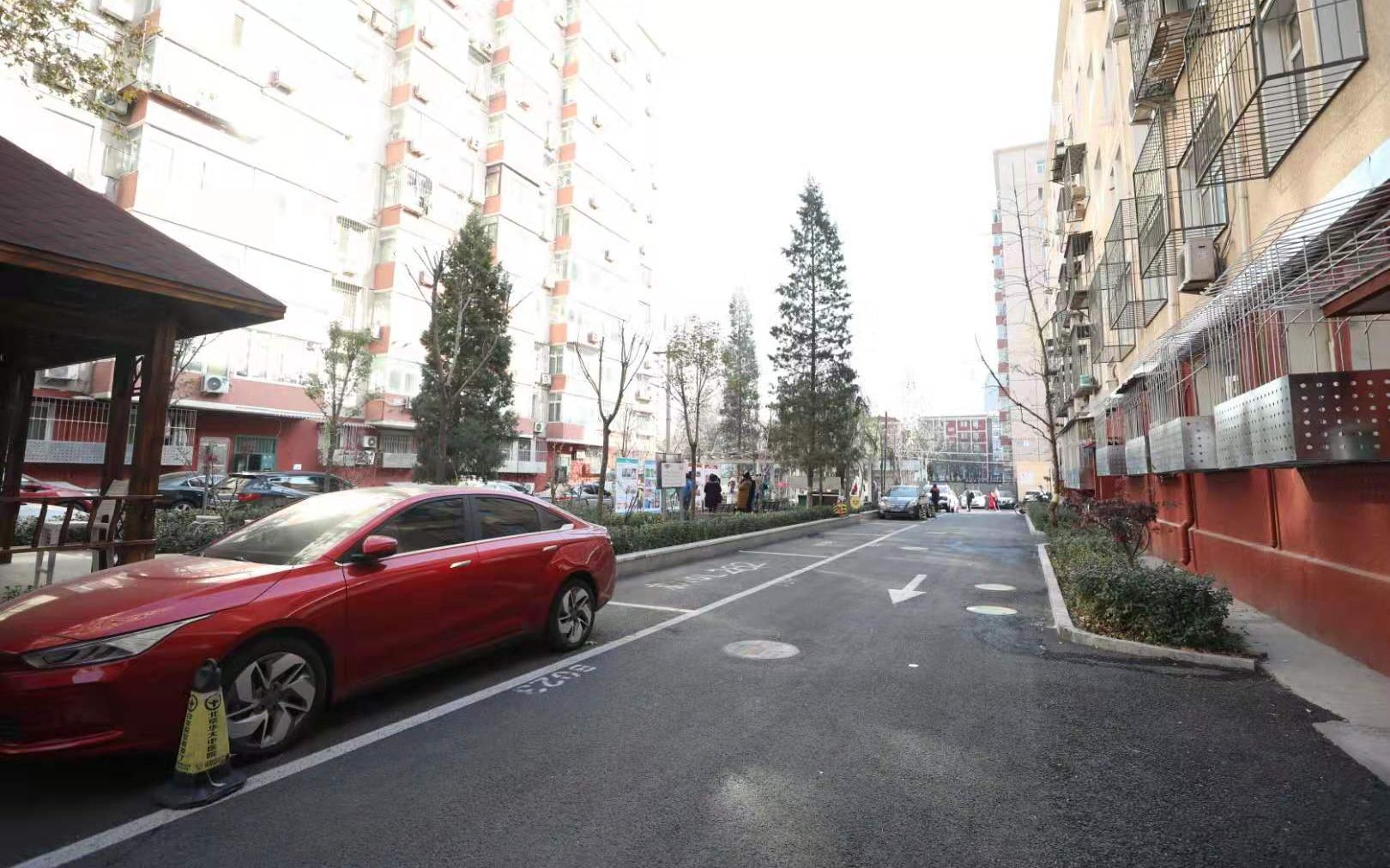 北京妇产医院东院区附近停车场,北京协和医院家属楼拆迁