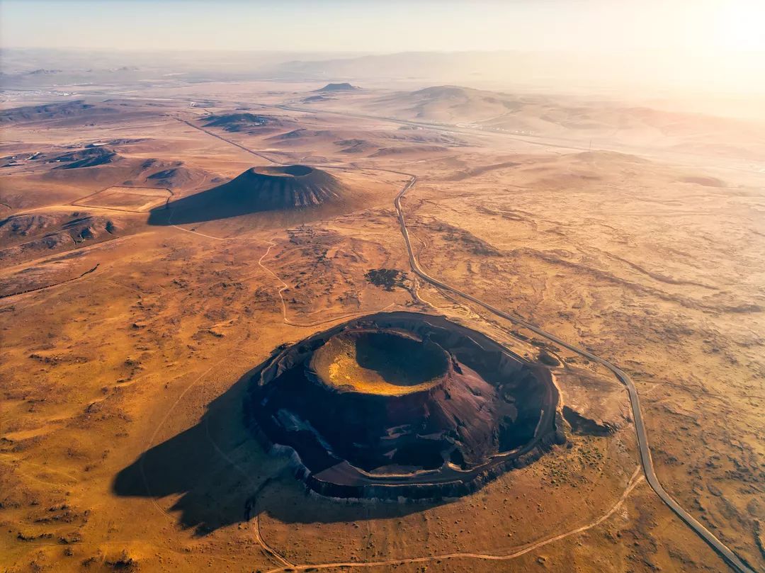 当镜头的高度上升，你将看到什么？