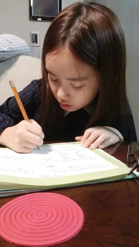 iu林允儿衣服,林允儿iu私服