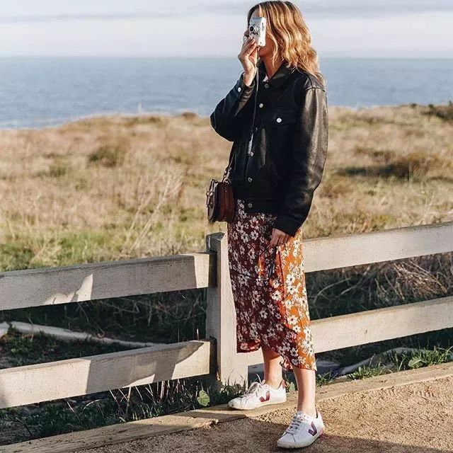 看中一个包包看了很久还是喜欢,看上了一款新款包包