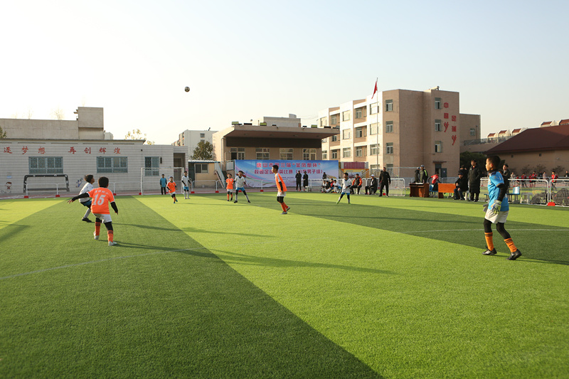 近期在唐山举办的小学生足球比赛,唐山市光明实验小学足球队