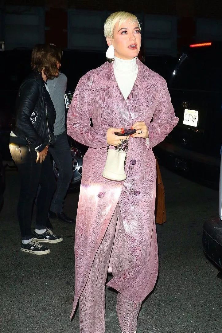 什么牌子的大衣好看又实用,大衣冬季必买的款式不过时