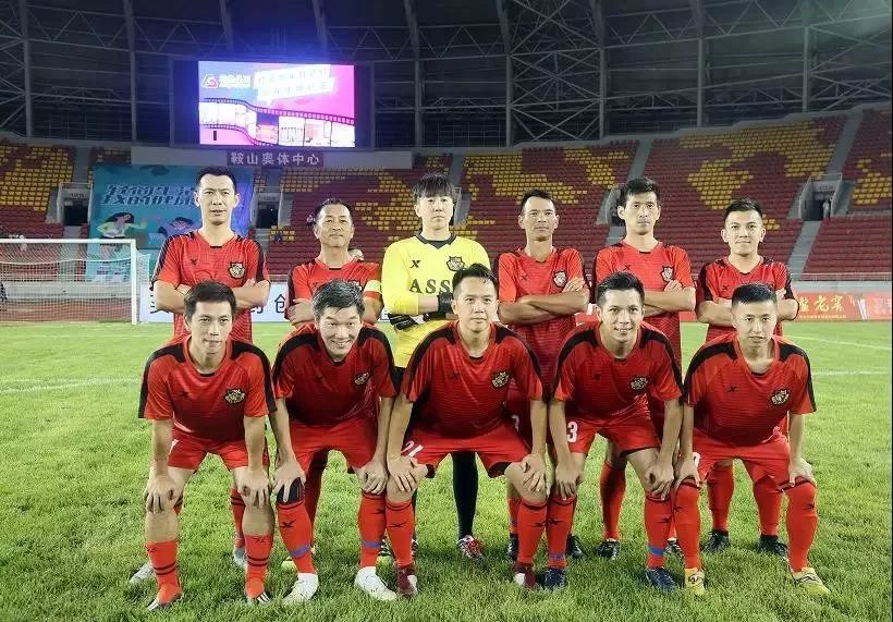 香港明星足球队公益慈善赛举行,香港足球明星队苏州公益赛