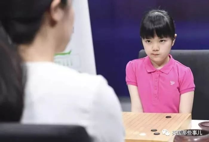 战胜71岁职业九段棋手的10岁围棋少女：这冰霜之瞪过分可爱了啊