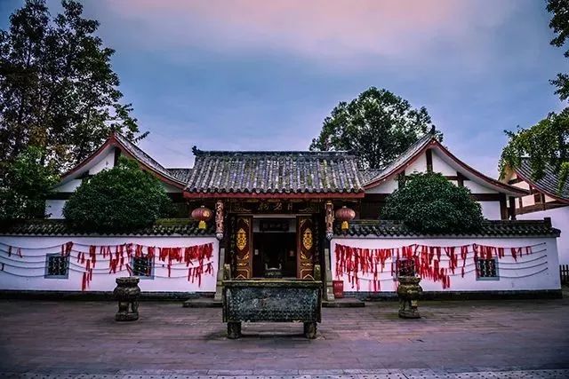 浓浓古典意蕴，孕育千年相思树！什邡这个小镇真的很美