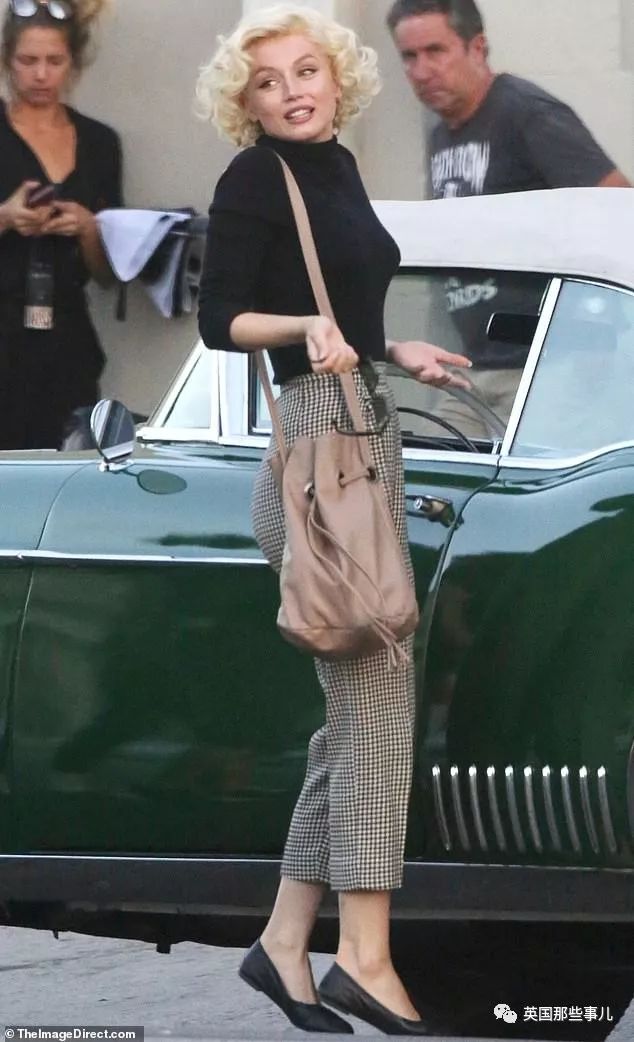 她是新任007邦女郎，也是梦露…这个古巴妹子，凭啥成了新一代性感女神？