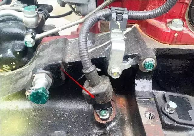 挖机上各种电磁阀的作用,修挖机测液压表