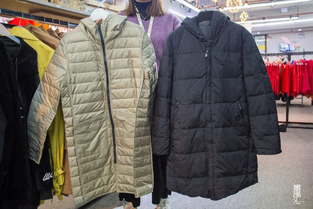 品牌羽绒服工厂99清仓,番禺南村羽绒服厂家清仓