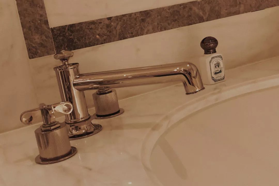 住了个RMB12,000一晚的宫殿酒店|我把能偷的都偷回家了